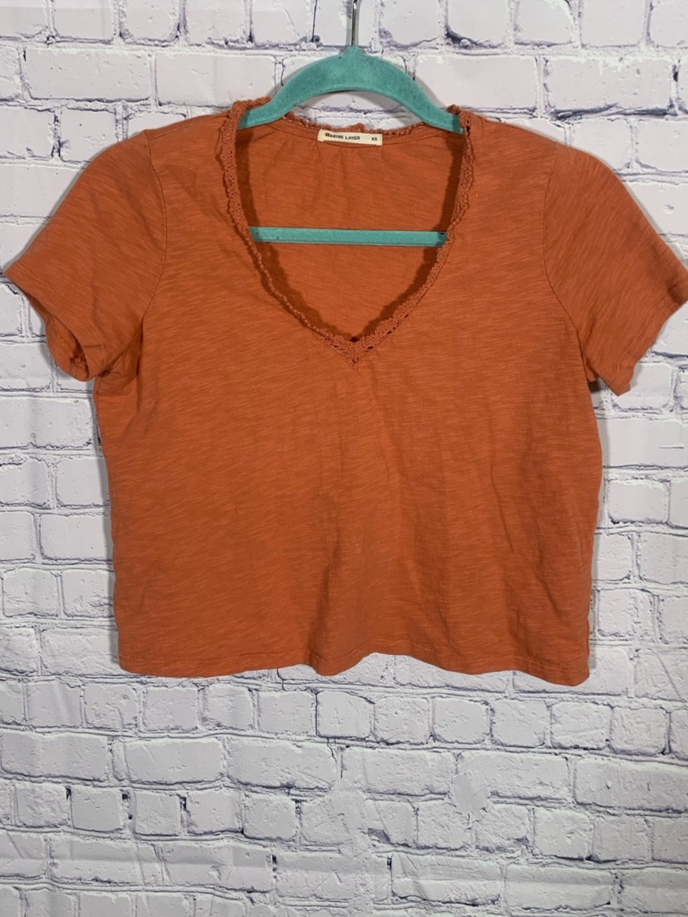 Marine Layer Womens Cropped Short Sleeve Tee Orange Sz XS V-Neck Casual MInimal